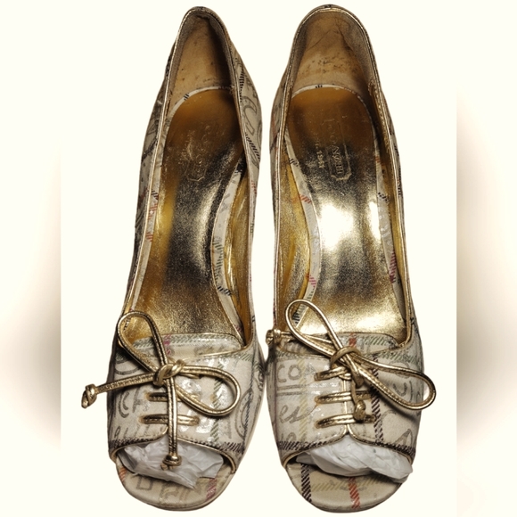 Coach Corey Letter Graffiti Pumps - Picture 2 of 16